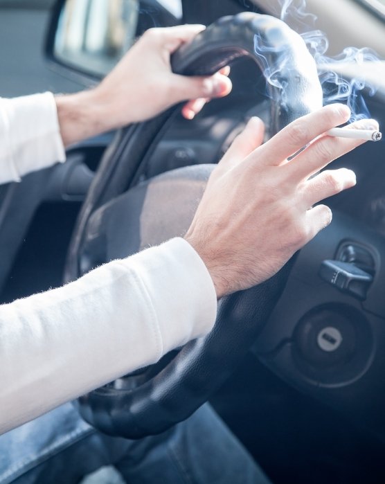 Κάπνισμα στο αυτοκίνητο FI